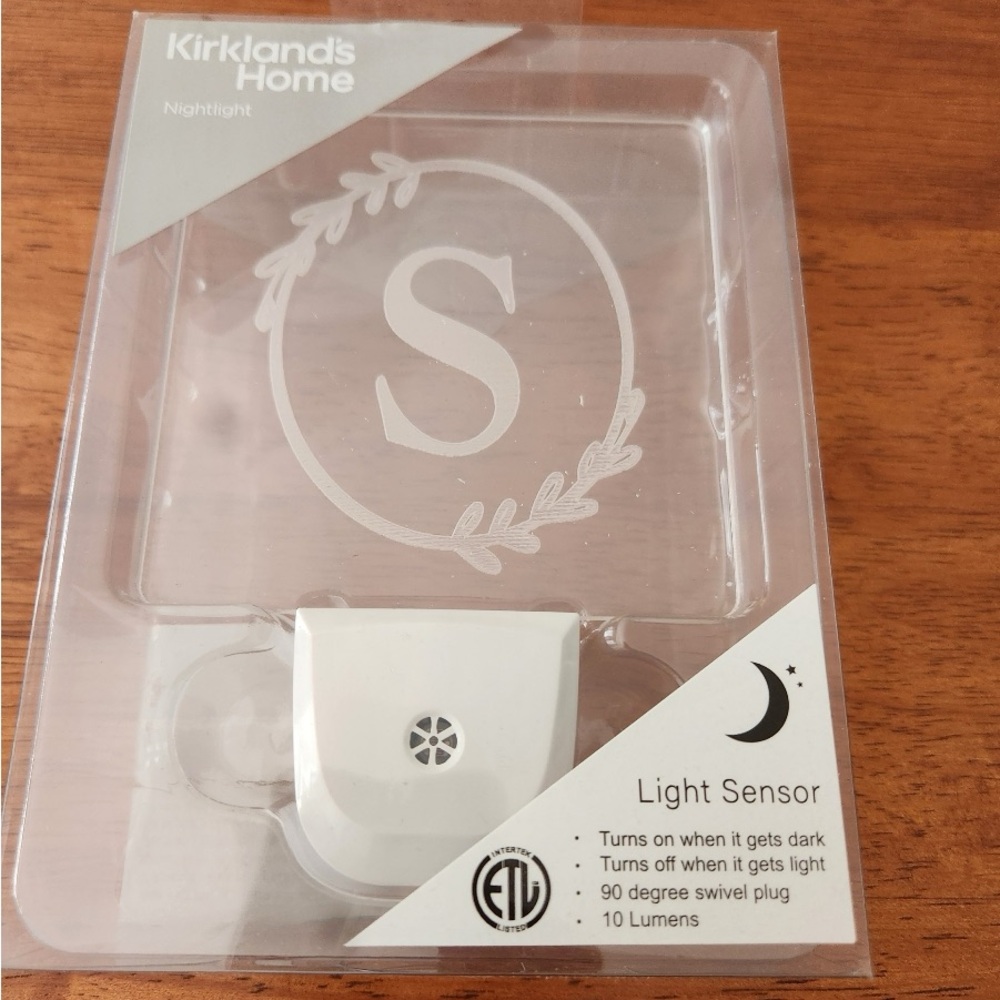 Brand New Kirkland Light Sensor.